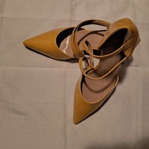 Women's Pumps Yellow Leather Size 8